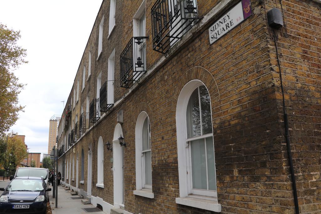 New And Cosy Rooms Sidney Square London Exterior photo