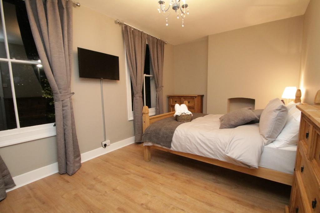 New And Cosy Rooms Sidney Square London Exterior photo