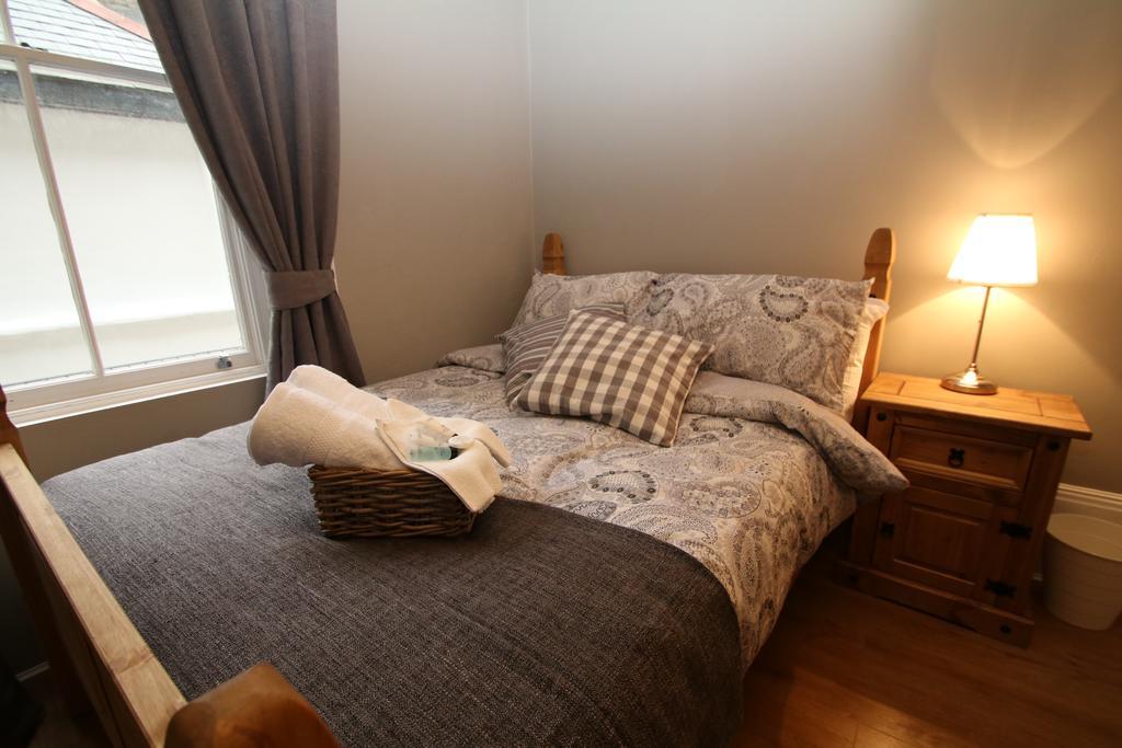 New And Cosy Rooms Sidney Square London Exterior photo